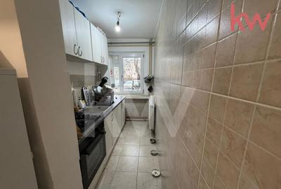 Apartament cu 3 camere decomandat, mobilat în Central