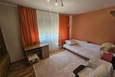 Apartament cu 2 camere semidecomandat în Micro I - 16