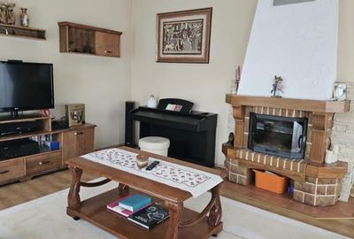 Casa in Livezeni cu piscina,garaj,pivnita foisor 4 camere si 720 mp teren - 13