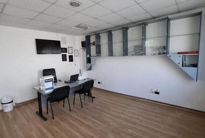 Spațiu comercial, de 60 mp, în Rovine