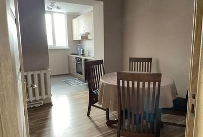 Apartament cu 2 camere decomandat în Florilor