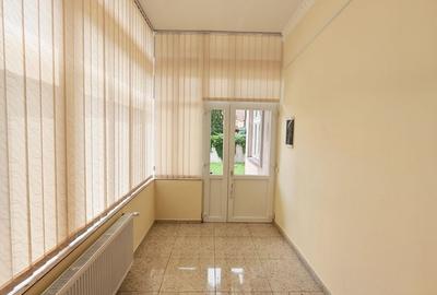 Casă individuală cu 12 camere cu Canalizare în Bălcescu - 4
