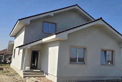 Casă cu Teren 275 Mp în Bucovăț (Remetea Mare) - 2