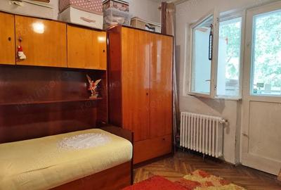 Apartament cu 3 camere semidecomandat în Nufărul - 2