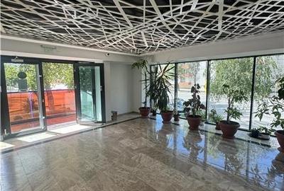 Apartament cu 3 camere decomandat, mobilat în Central - 15