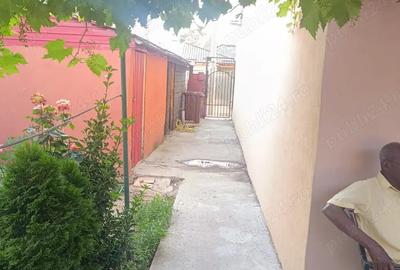Casa 2 camere + bucatarie, curte 50 mp, Sector 1 - 6