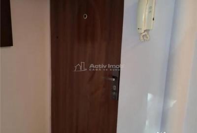 Apartament cu 2 camere semidecomandat în Micro III - 11