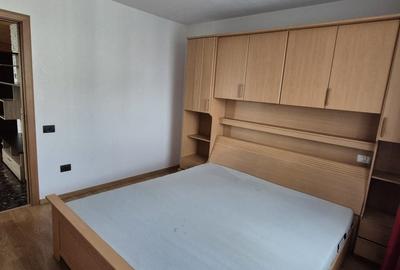 Apartament cu 3 camere semidecomandat, mobilat în Florești - 6