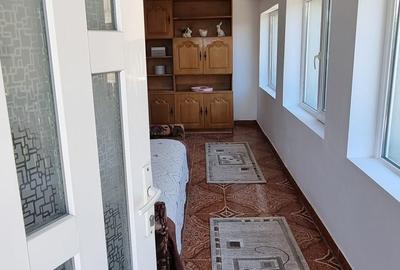 Casă cu 4 camere în Central - 2