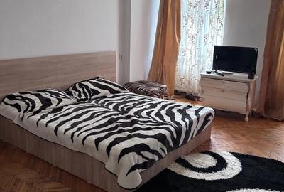 Apartament cu 3 camere semidecomandat în Traian - 1