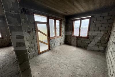 Casă cu 4 camere cu Teren 1842 Mp în Filiași - 2