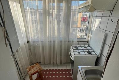 Vand apartament 2 camere decomandat zona City Mall Targu jiu - 9