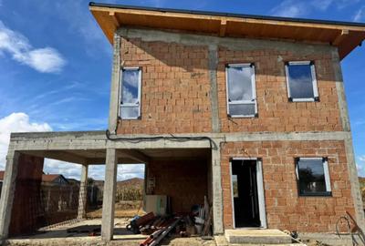 Casă cu 4 camere cu Teren 420 Mp în Săsar - 8