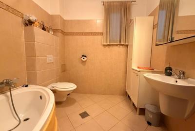 Apartament cu 2 camere decomandat, mobilat în Polonă - 14