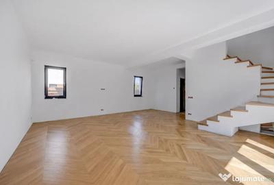 Casă cu 6 camere cu Teren 300 Mp în Tunari