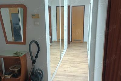 Inchiriez apartament 3 camere - 13