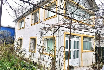 Casa si teren intravilan 853 mp, in Barlad, str. V. Parvan - 2