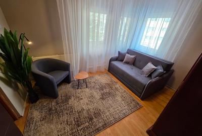 Apartament cu 3 camere nedecomandat, mobilat în 13 Septembrie - 2