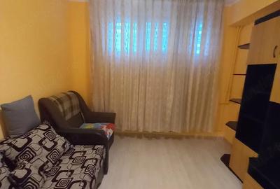 Garsonieră decomandată în CET - 4