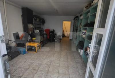 Spațiu comercial, de 27 mp, în Central - 4