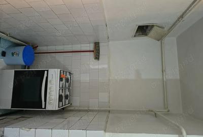 Apartament cu 3 camere semidecomandat în Central - 1