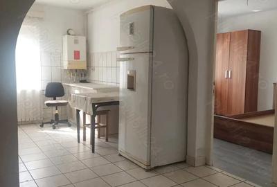 Apartament et.1 decom.com.1.sup.tot 53 mp hol si bucatarie mare open space M.5 - 1