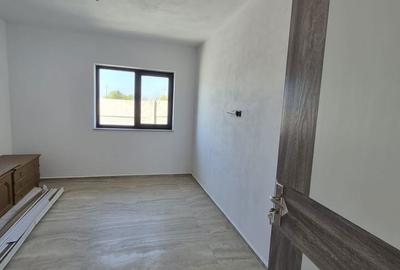 Casă cu 3 camere cu Teren 500 Mp în Bariera Vâlcii - 4