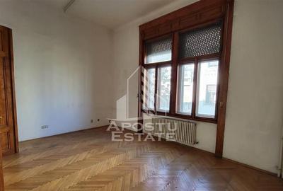 Apartament cu 4 camere, SAD, Piata Victoriei, 180 mp - 1