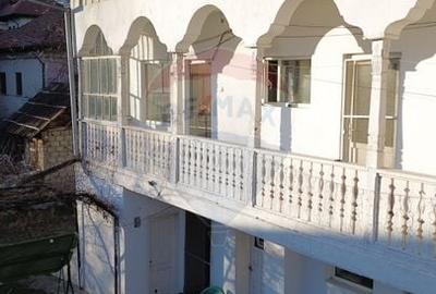 Casă cu 5 camere cu Teren 232 Mp în Central - 12