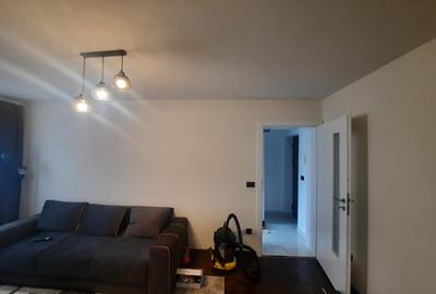Apartament de 2 camere, etajul 3/4, zona Podu Ros - 2
