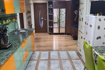 Apartament cu 3 camere decomandat în Petros