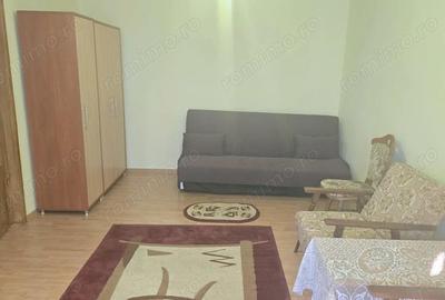 Inchiriez apartament 2 camere in Deva, zona Piata Centrala, decomandat, suprafata utila 48 mp + balc - 2