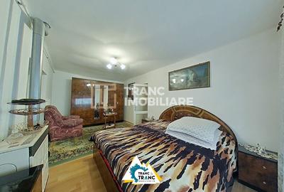 Casă individuală cu 7 camere cu Canalizare în Vladimirescu - 2