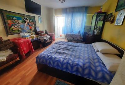 VANZARE GARSONIERA SEBASTIAN- RAZOARE - 2