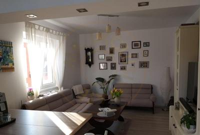 De vanzare Apartament in casa, 3 camere ,str Argesului - 2