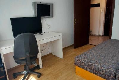 Apartament cu 3 camere semidecomandat în Tineretului - 14