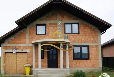 Casă cu 4 camere cu Canalizare în Cleja - 2