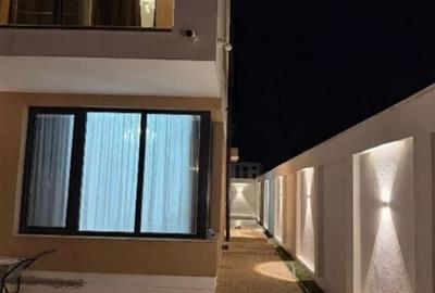 Casă cu 5 camere cu Teren 250 Mp în Corbeanca - 1