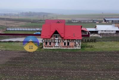 Casă individuală cu 4 camere cu Teren 1800 Mp în Grumăzești - 1