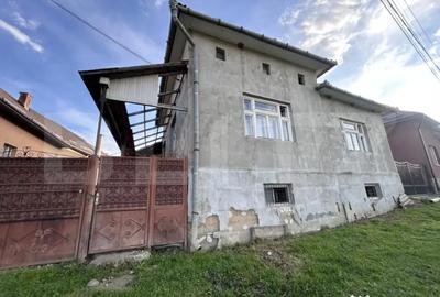 Casă cu 4 camere cu Teren 2000 Mp în Central - 15