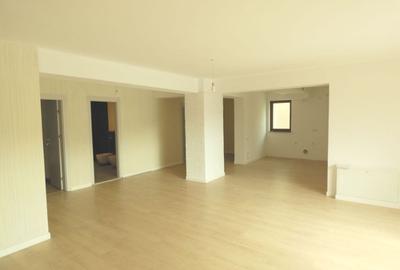 Apartament cu panorama de vanzare - 2