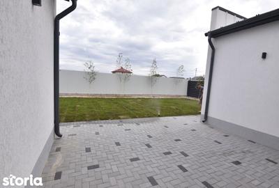 Casă cu 4 camere cu Teren 400 Mp în Domnești - 11