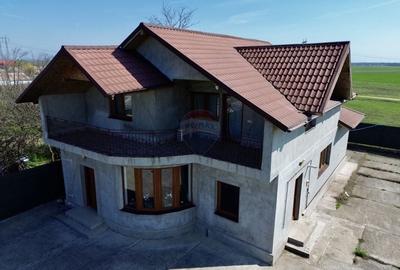 Casă cu 5 camere cu Teren 3400 Mp în Răchitosu - 2