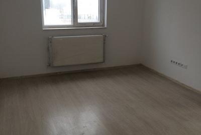 Apartament cu 2 camere decomandat în Apărătorii Patriei
