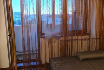 Apartament cu 3 camere decomandat în Podu Roș - 6