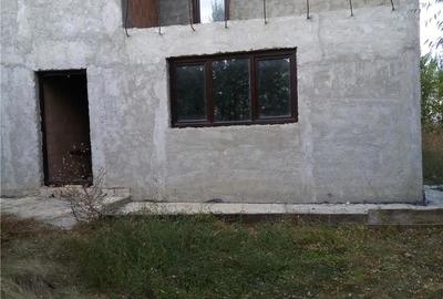 Casă cu 3 camere cu Teren 1886 Mp în Titan - 2