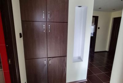 Apartament cu 3 camere decomandat în Central - 1