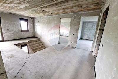 Casă individuală cu 15 camere cu Garaj în Girov - 25