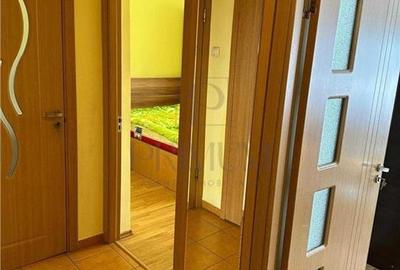 Circumvalatiunii - 2 Camere - Etaj intermediar cu LIFT - Decomandat - Centrala t - 5