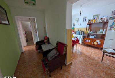 Apartament cu 3 camere decomandat în Cornișa - 6